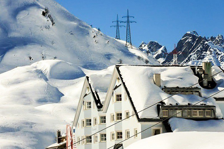 Skiing St. Anton am Arlberg, Austria